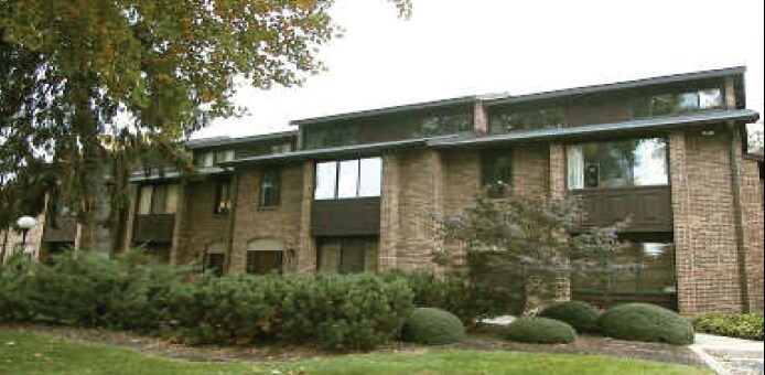 More Photos Of 311 Maple Ave W, Vienna Medical For Lease