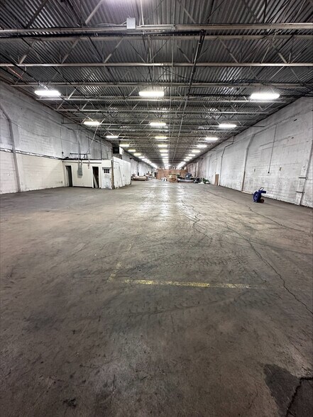More Photos Of 301 Henry St, Lindenhurst Warehouse For Lease