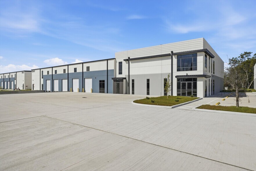 More Photos Of 7933 Ley Rd, Houston Unknown For Lease