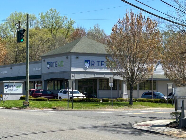Primary Photo Of 508 Monroe Tpke, Monroe Drugstore For Lease