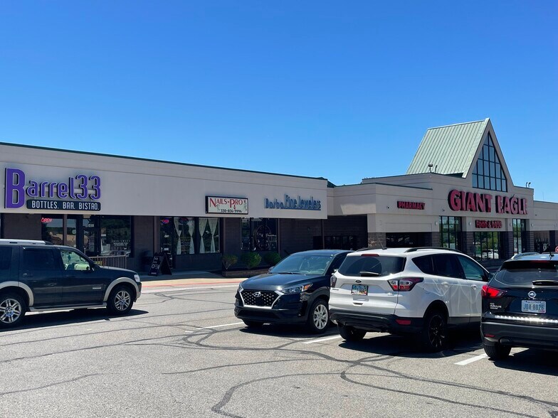 More Photos Of 8202-8280 E Market St, Warren Unknown For Lease
