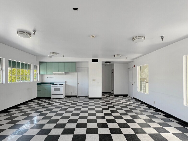 More Photos Of 1450-1470 W 9th St, Upland Loft Creative Space For Lease