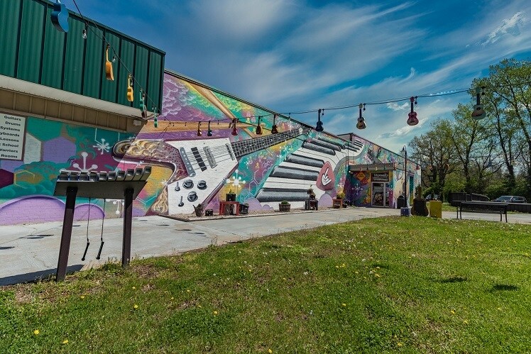 More Photos Of 1710 E 10th St, Jeffersonville Storefront For Sale