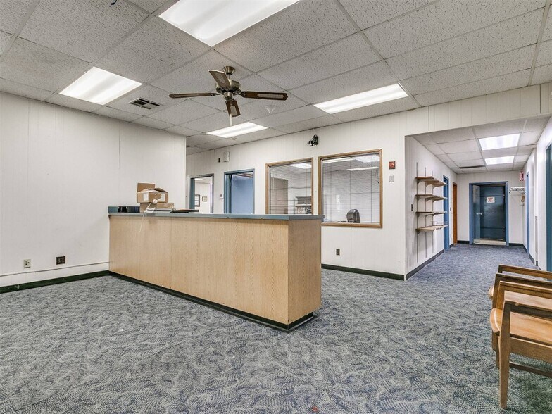 More Photos Of 20670 Walker St, Harrah Office For Lease