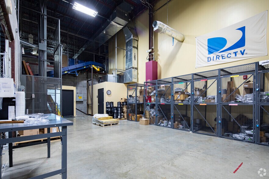 More Photos Of 400 Diamond Dr NW, Huntsville Flex For Lease