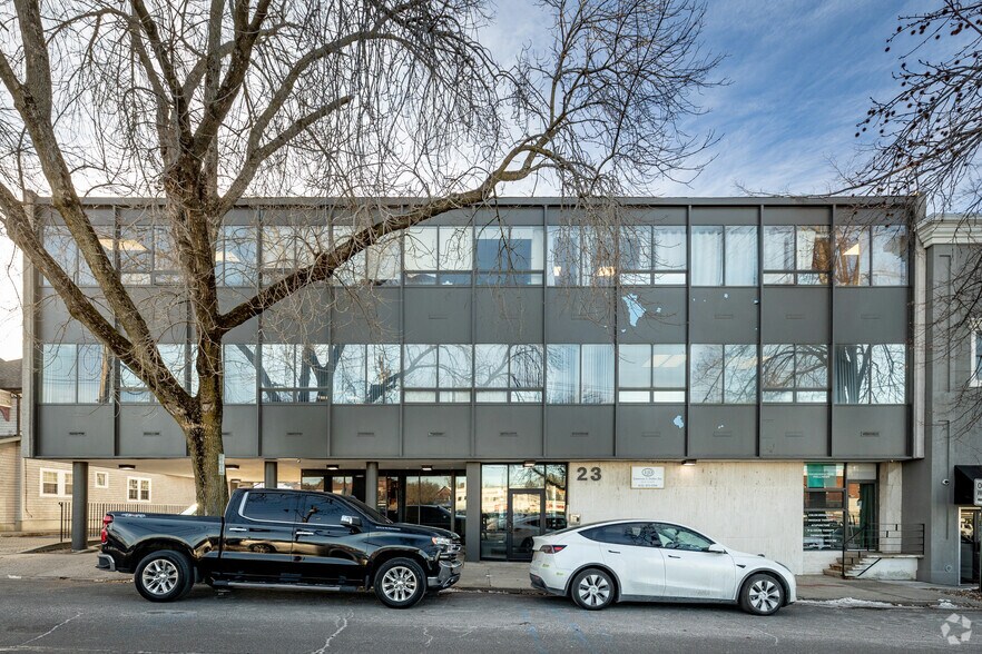 More Photos Of 23 Green St, Huntington Office For Lease