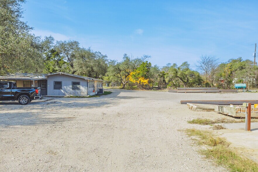 More Photos Of 7909 Rosson Dr., Austin Land For Lease