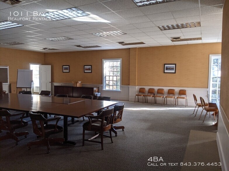 More Photos Of 1011 Bay St, Beaufort Office For Lease