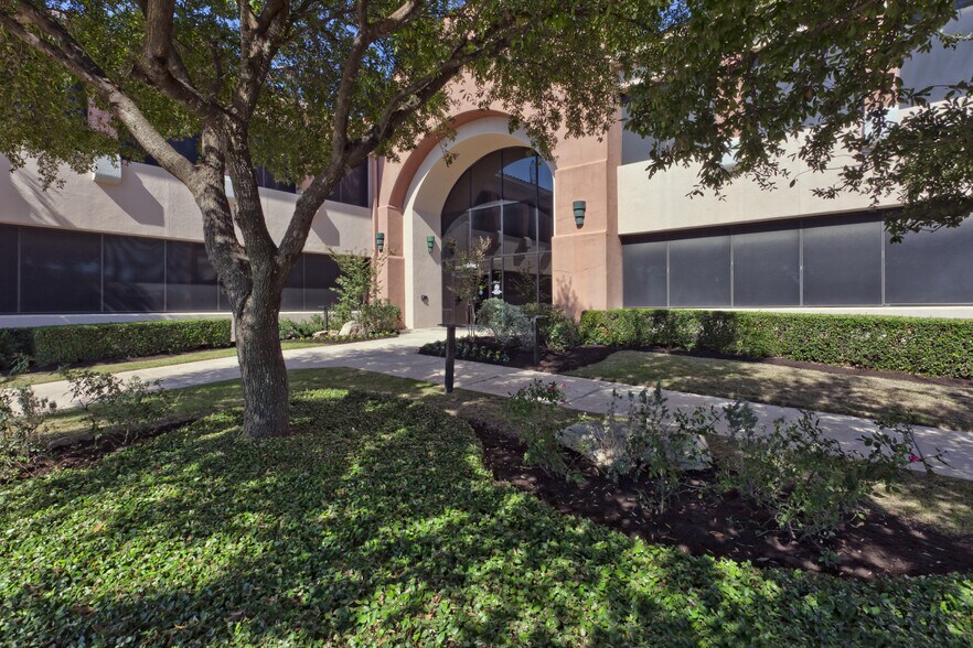 More Photos Of 19016 Stone Oak Pky, San Antonio Medical For Lease