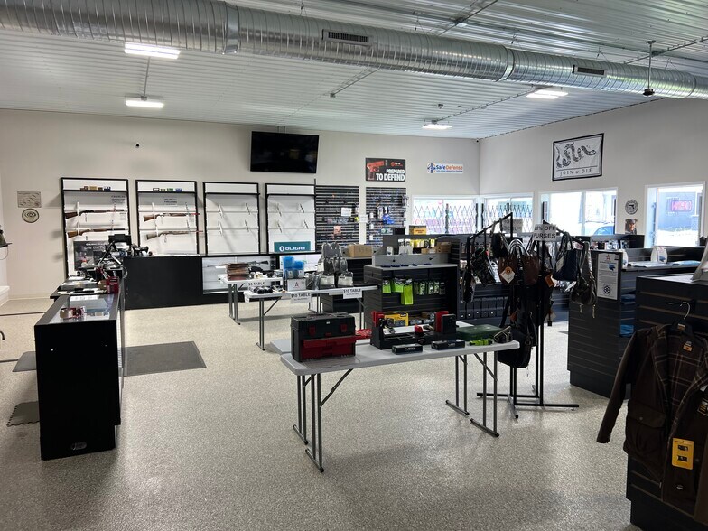 More Photos Of 5831 Seneca St, Elma Light Distribution For Lease