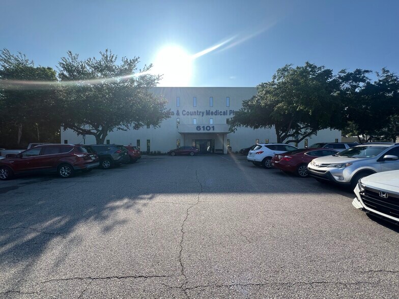 More Photos Of 6101 Webb Rd, Tampa Medical For Lease