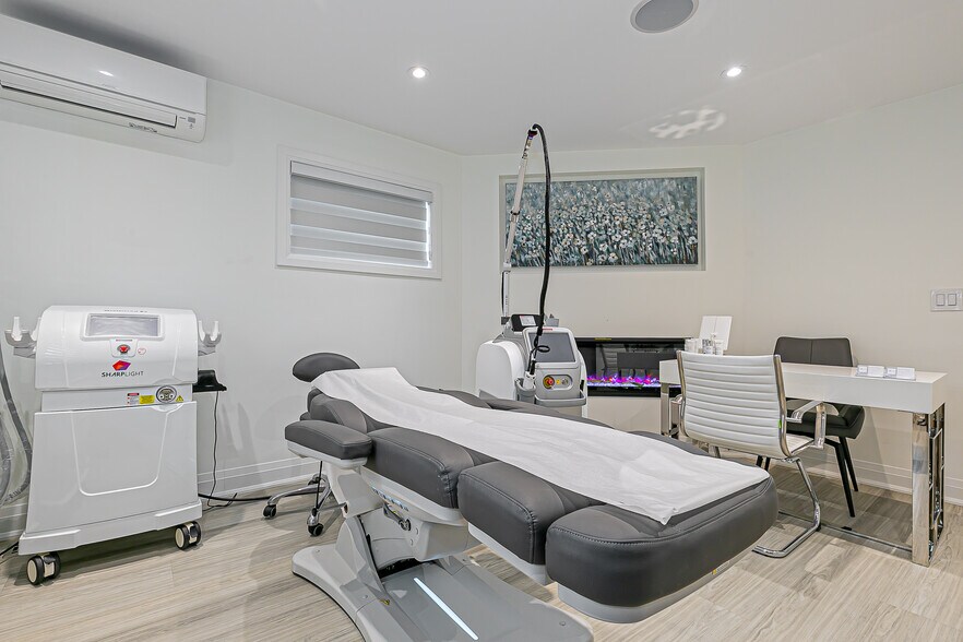 More Photos Of 72 Prospect St, Newmarket Office For Sale