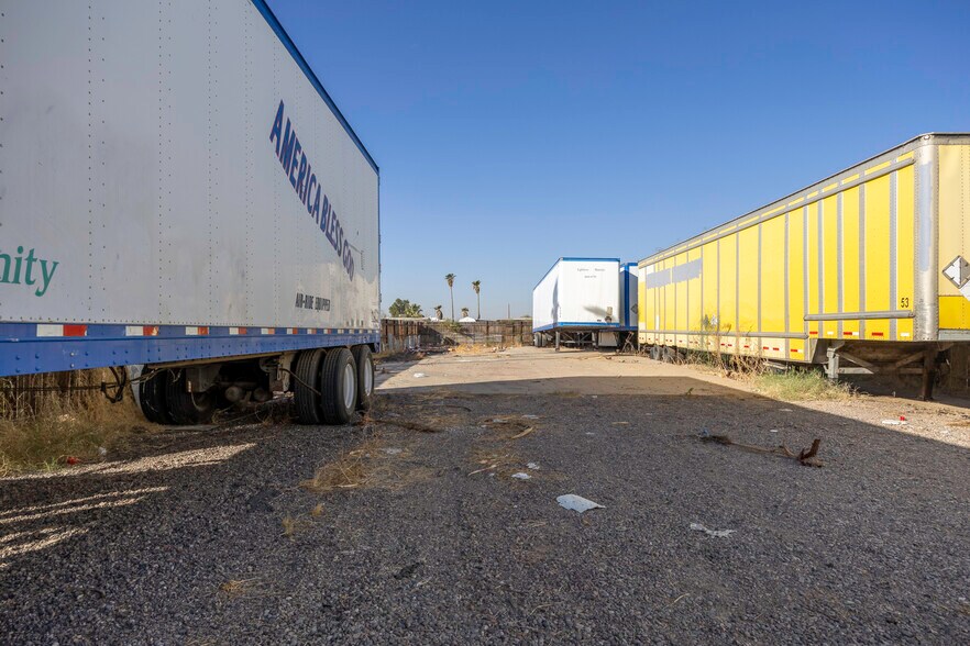 More Photos Of 655 W Cottonwood Ln, Casa Grande Showroom For Sale