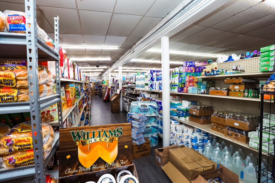 More Photos Of 9875 S Dixie Hwy, Erie Supermarket For Sale
