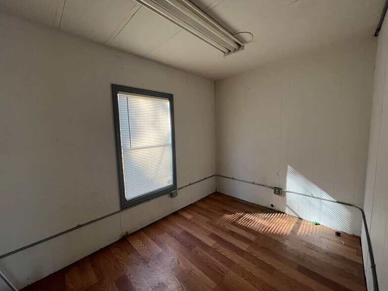 More Photos Of 8144 W Grover Cleveland Blvd, Homosassa Office For Sale