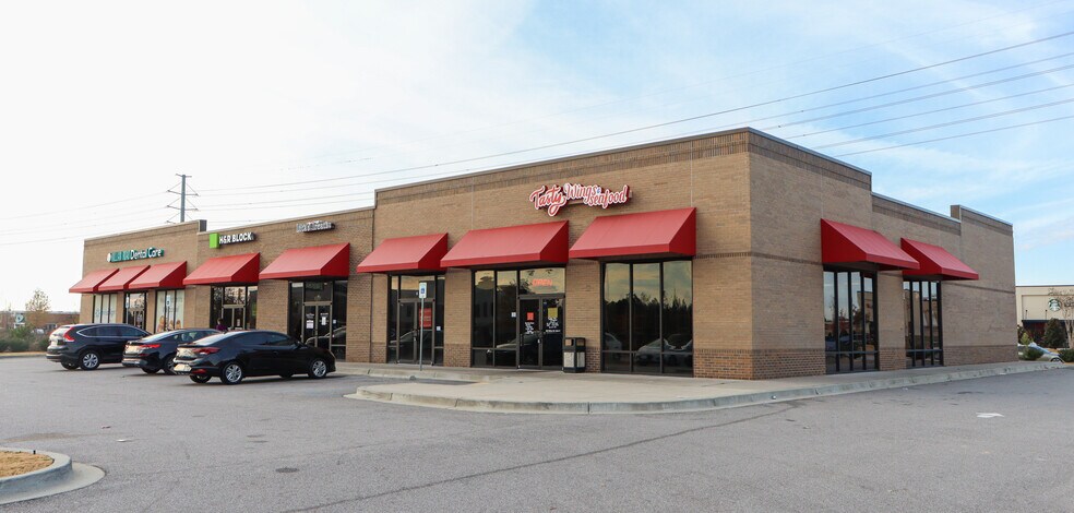 More Photos Of 460 Killian Rd, Columbia Freestanding For Lease