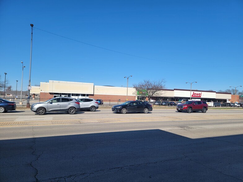 More Photos Of 3128-3156 W 103rd St, Chicago General Retail For Lease