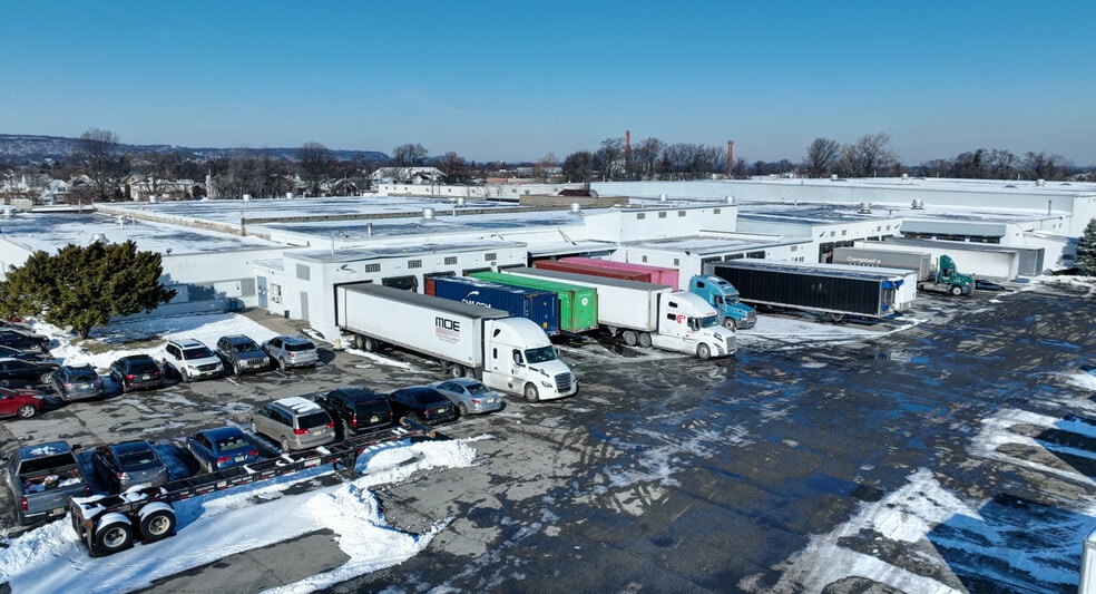 More Photos Of 1 Lisbon St, Clifton Distribution For Sale