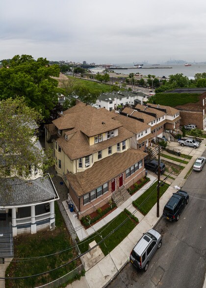 Primary Photo Of 27-29 Norwood Ave, Staten Island Apartments For Sale