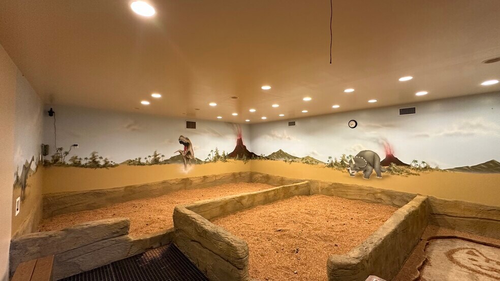 More Photos Of 1381 Dinosaur trail, Drumheller Storefront For Sale