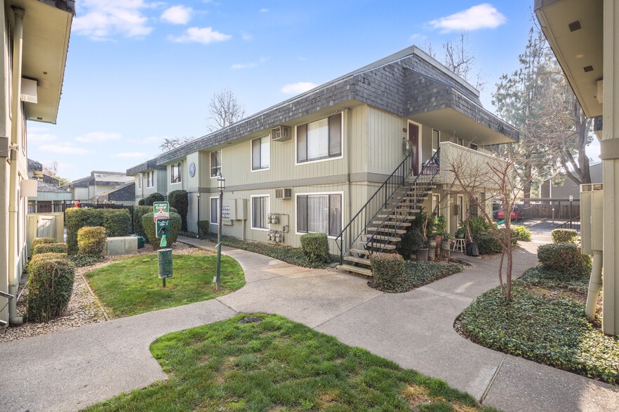 More Photos Of 602-710 Wimbledon Dr, Lodi Apartments For Sale