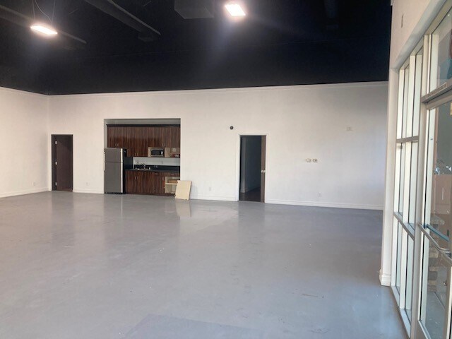 More Photos Of 1196 Wigwam Pky, Henderson Manufacturing For Sale