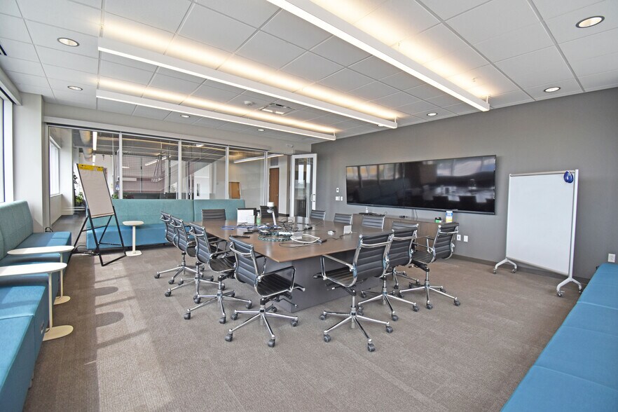 More Photos Of 1450 Beale St, Saint Charles Office For Lease