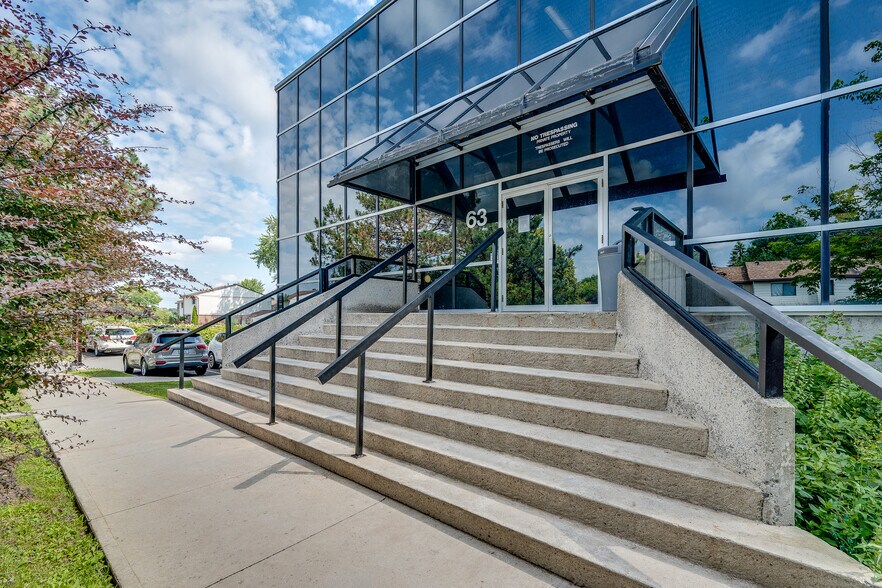 More Photos Of 63 Glencoe St, Ottawa Office For Lease