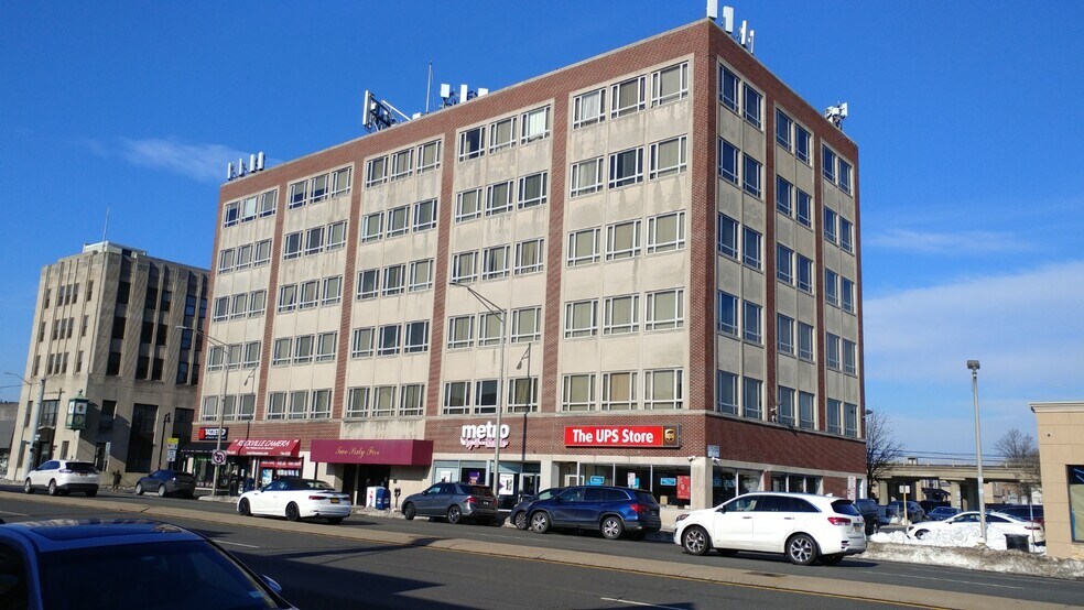 More Photos Of 265 Sunrise Hwy, Rockville Centre Office For Lease