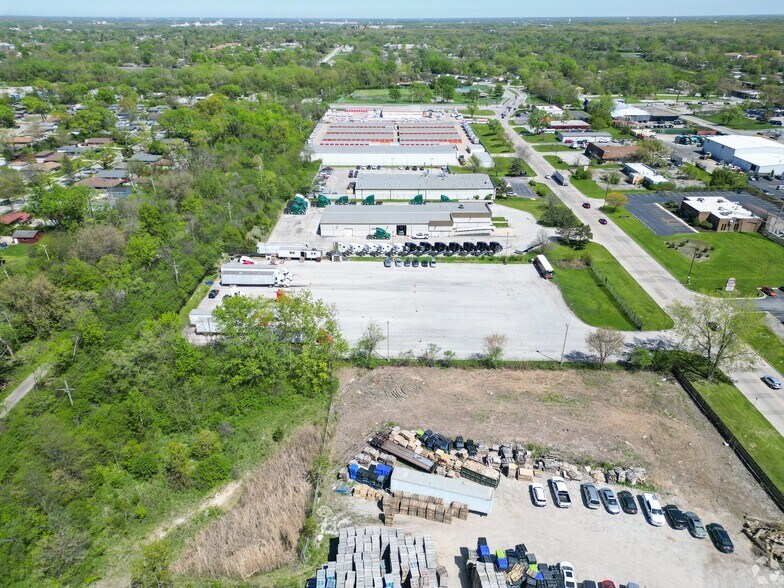 More Photos Of 68 North St, Park Forest Parking Lot For Sale