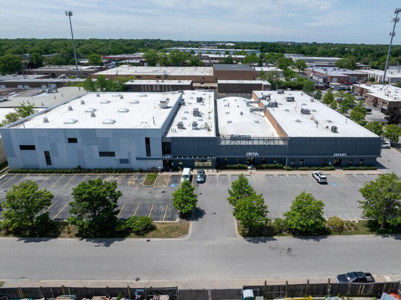 Primary Photo Of 3048-3090 North Lake Terrace, Glenview Flex For Sale