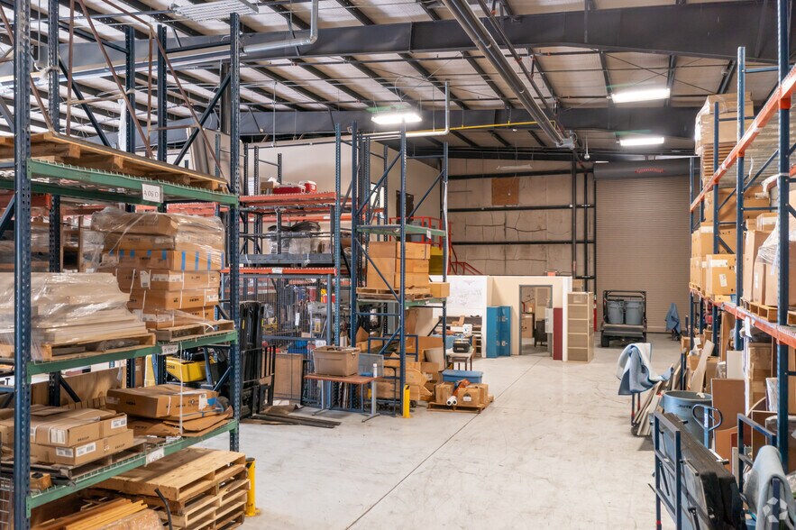More Photos Of 400 Lookout Ridge Blvd, Harker Heights Warehouse For Sale