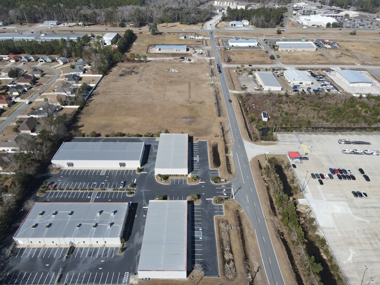 More Photos Of 300 Commerce Center Dr, Brunswick Warehouse For Sale