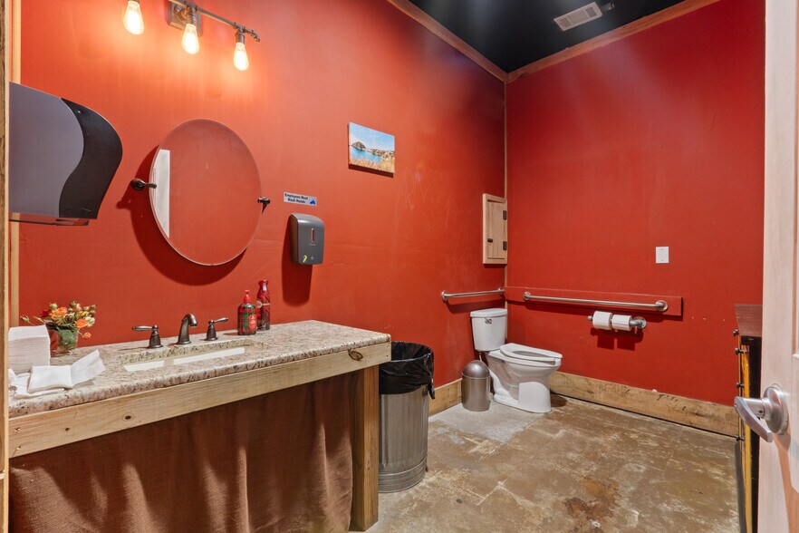 More Photos Of 25 Word St, Fairburn Warehouse For Sale