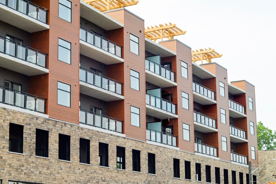 More Photos Of 16 Queen St W, Cambridge Apartments For Lease