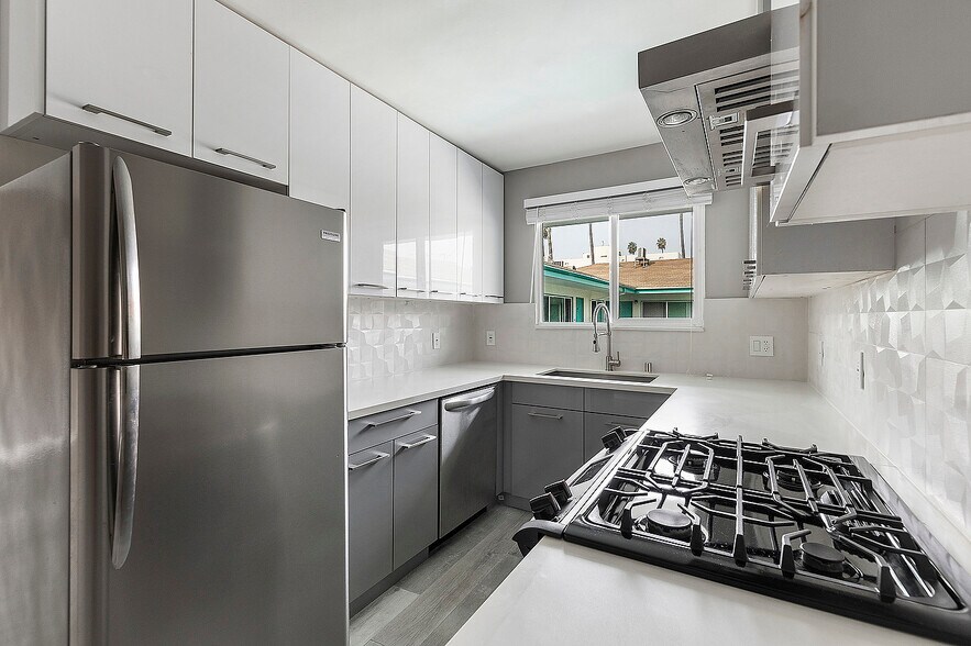 More Photos Of 400 S Mariposa Ave, Los Angeles Apartments For Sale