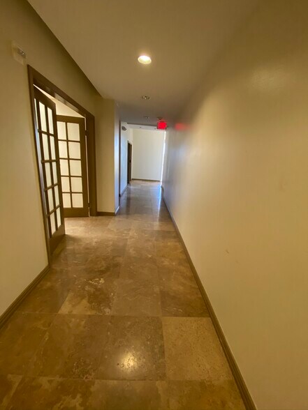 More Photos Of 1120 Empire Central Pl, Dallas Office For Lease