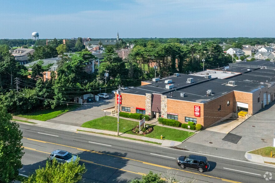 More Photos Of 599-601 Albany Ave, Amityville Warehouse For Lease