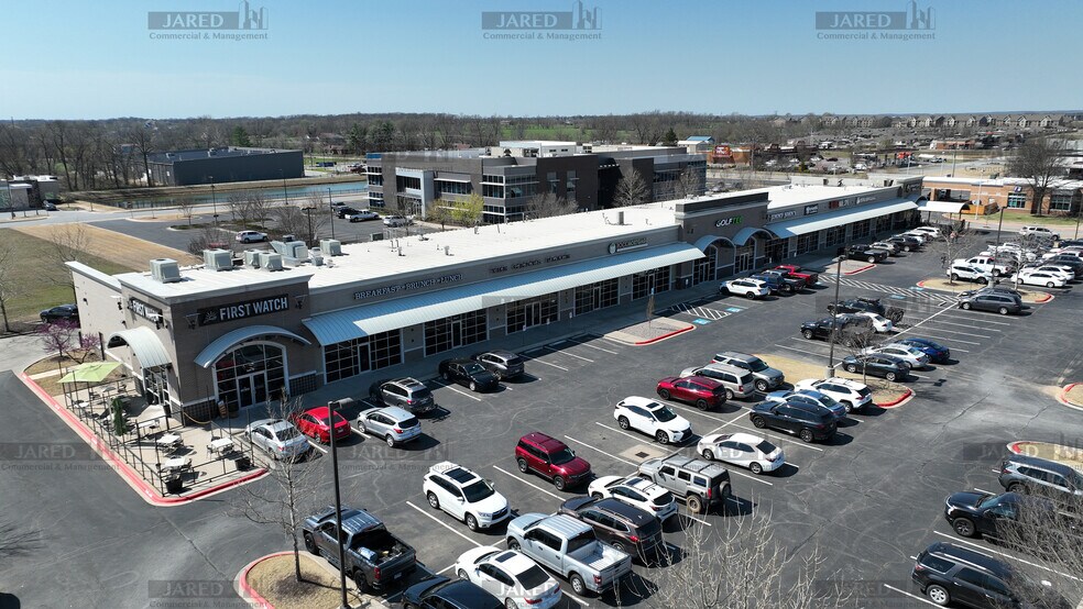 Primary Photo Of 500 SE Walton Blvd, Bentonville General Retail For Lease