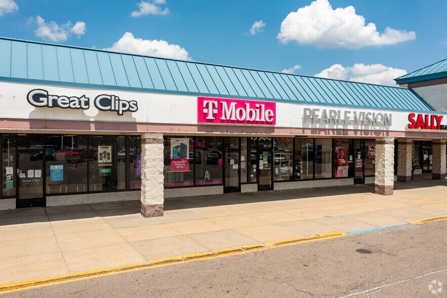 More Photos Of 4157-4245 E Court St, Burton Department Store For Sale