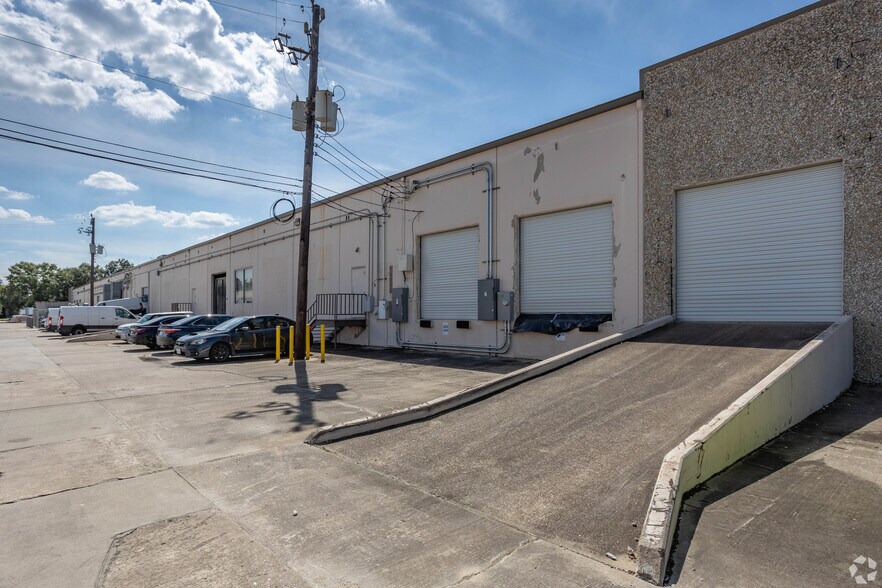 More Photos Of 3620 Willowbend Blvd, Houston Unknown For Lease