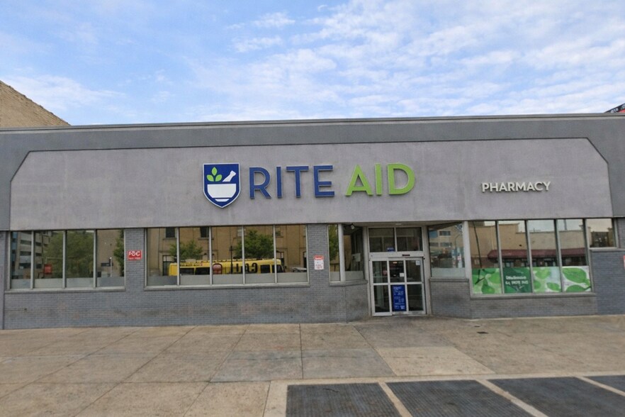 More Photos Of 2017 S Broad St, Philadelphia Drugstore For Lease