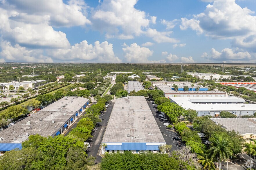 More Photos Of 10101-10163 NW 46th St, Sunrise Warehouse For Lease