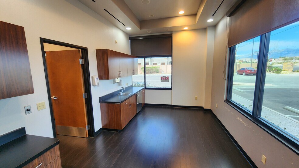 More Photos Of 8845 W Flamingo Rd, Las Vegas Medical For Lease