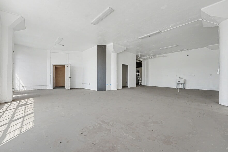 More Photos Of 421 E 6th St, Los Angeles Warehouse For Sale