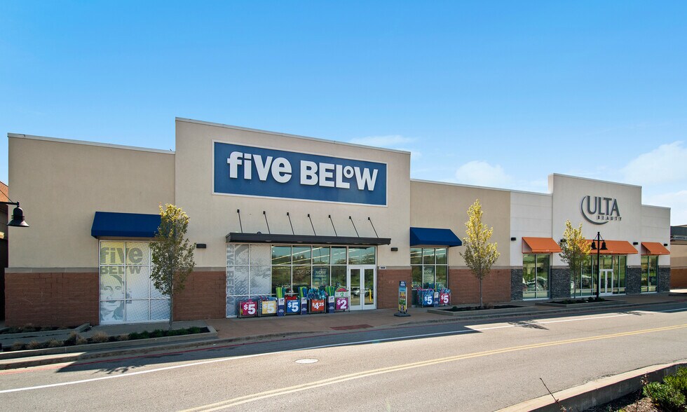 More Photos Of 1481 Coral Ridge Ave, Coralville Department Store For Sale