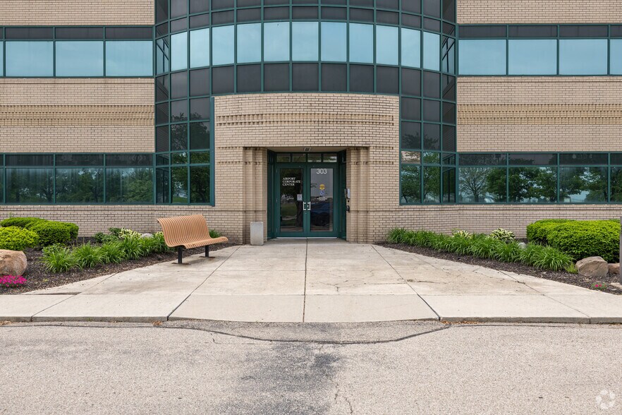More Photos Of 303 Corporate Center Dr, Vandalia Office For Lease
