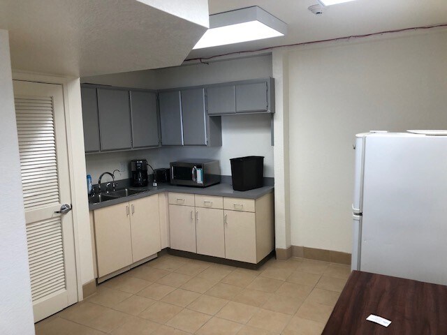 More Photos Of 1111 W Town and Country Rd, Orange Medical For Sale