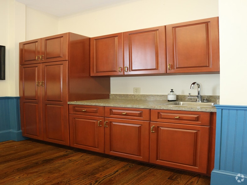 More Photos Of 104-110 S Park Ave, Sanford Storefront Retail Office For Sale