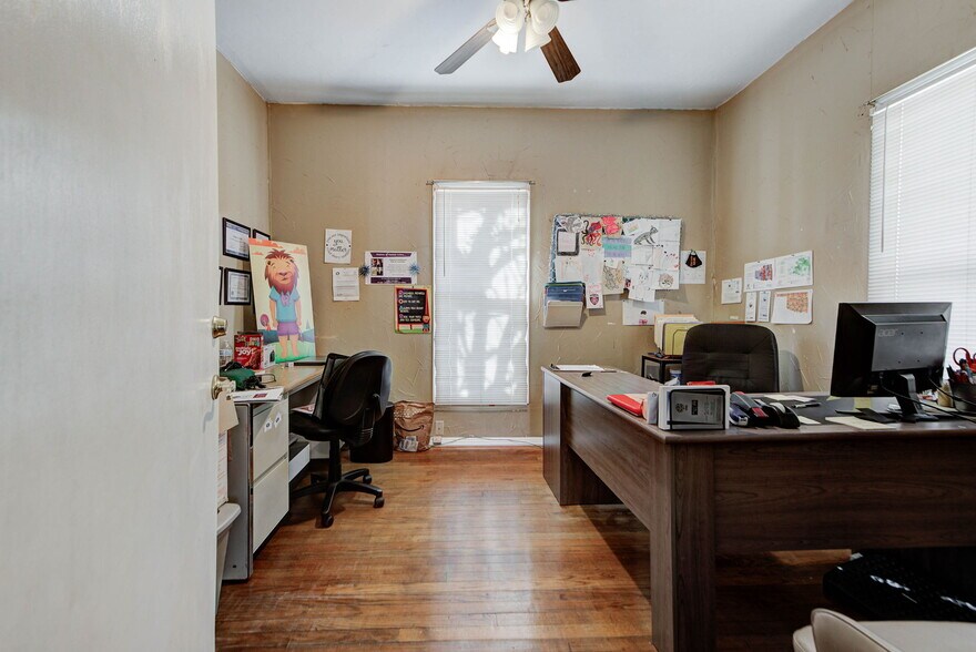More Photos Of , El Reno Office For Sale